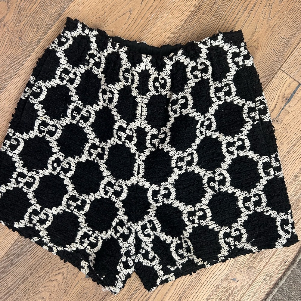Gucci Tweed black and white shirts with elastic waist + pockets !